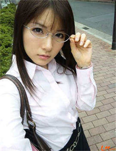 《女主播屁G裸露W身曝光》