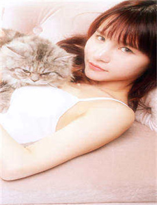 《美女脱18以下禁止看免费》